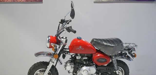 金城一款小排量的摩托车称为矮子乐配卧缸发动机