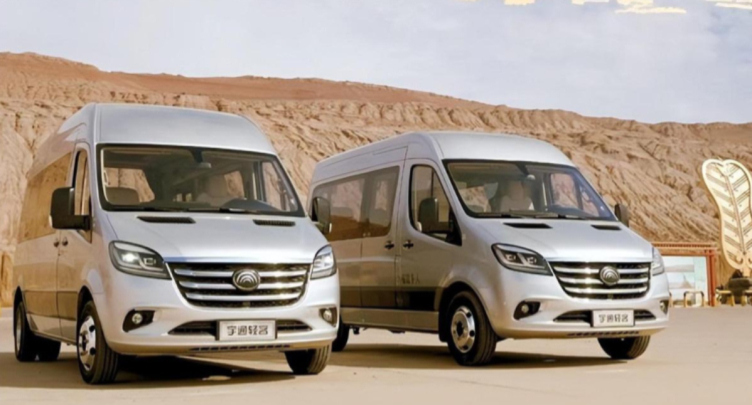 宇通全新商务车天骏v6 7座版亮相,设计传统而经典