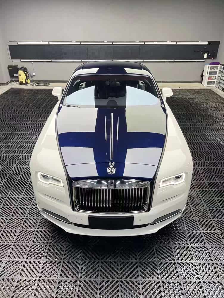 劳斯莱斯魅影原厂双拼白蓝