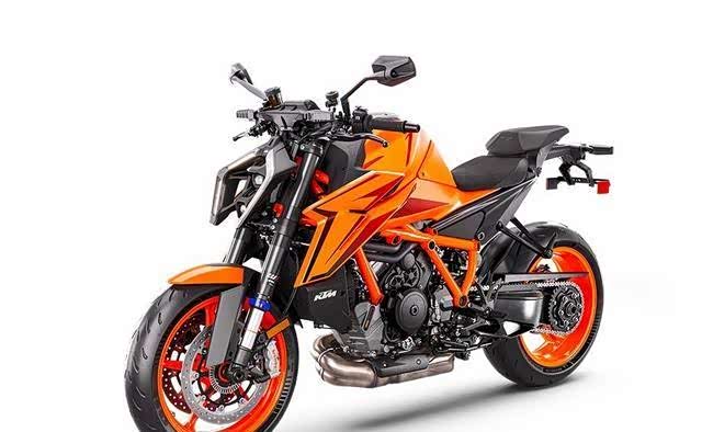 全新1390superdukerevo在炸裂的路上越走越远