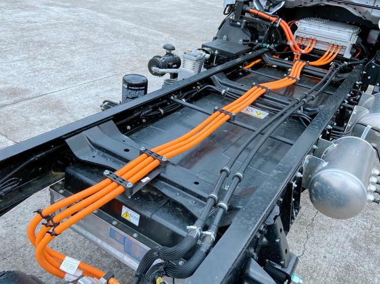 江淮帅铃es6纯电42米冷藏车