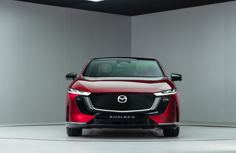 时隔6年,北京车展大家期待的马自达6后驱来了:全新车型ez-6.