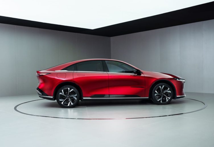 时隔6年,北京车展大家期待的马自达6后驱来了:全新车型ez-6.