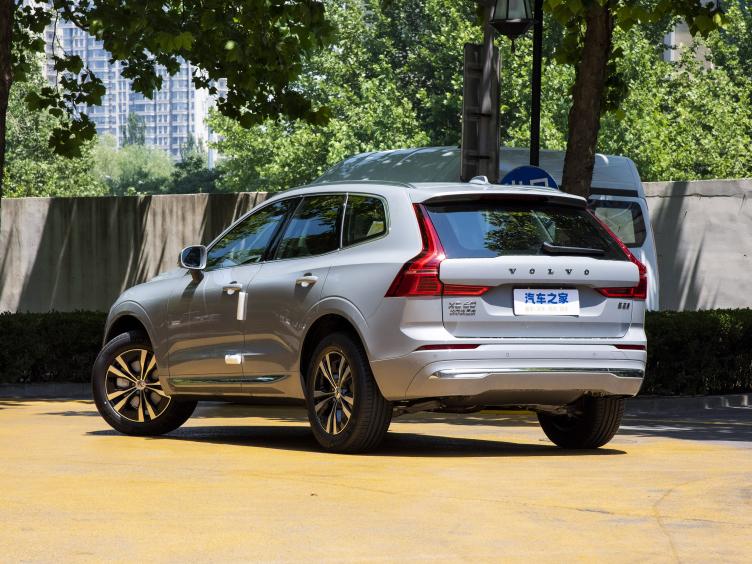 沃尔沃xc60豪华suv:稳重中不失动感,安全且可靠