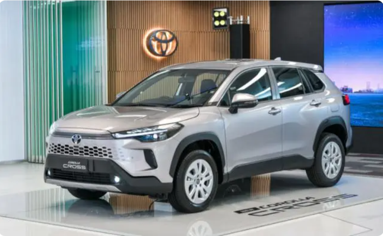 全新丰田卡罗拉cross在泰国首发搭载18l售价约合25万左右
