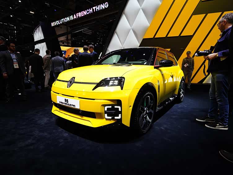 内饰配有法棍桶全新雷诺5日内瓦车展实拍图发布