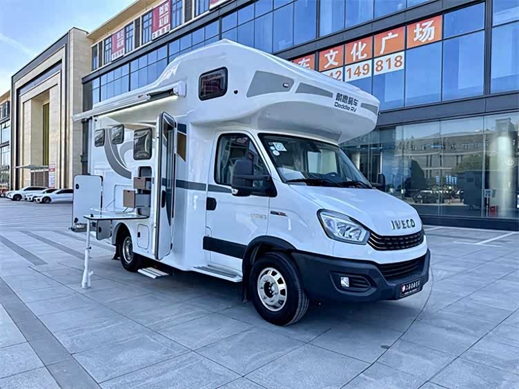 l33-2195-6679_)可以做到七天水电无忧,采用依维柯欧胜国六底盘,带有