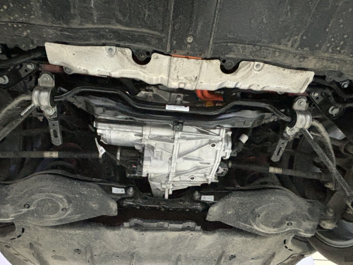 特斯拉新款model3底盘实拍详解