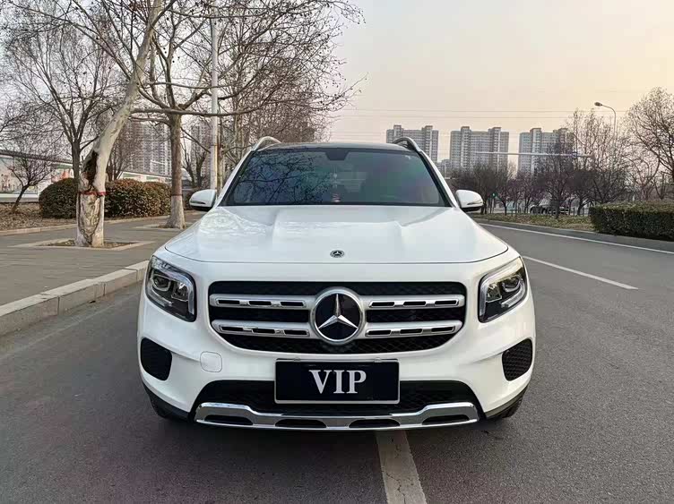 20万买一台开了两年3万公里的当时新车落地35的奔驰glb200不香吗