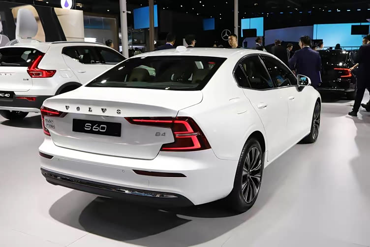 沃尔沃s60配置推荐选择这一个配置将来后悔的可能性最小