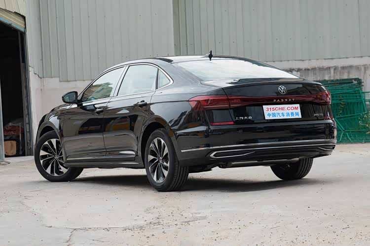 官降2万的基础上还有优惠大众帕萨特出众款售1883万起