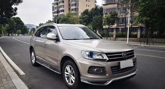 众泰汽车虽然在价格上很低,但是在售后服务上却不够完善和专业.