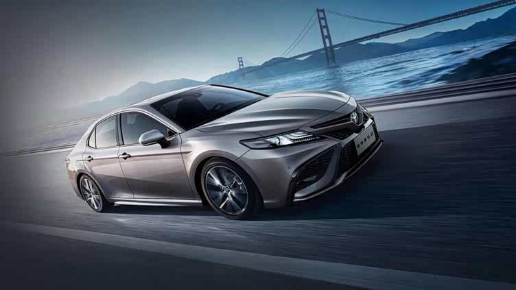 丰田打响第一枪凯美瑞大降价一看这个价格又是销量冠军