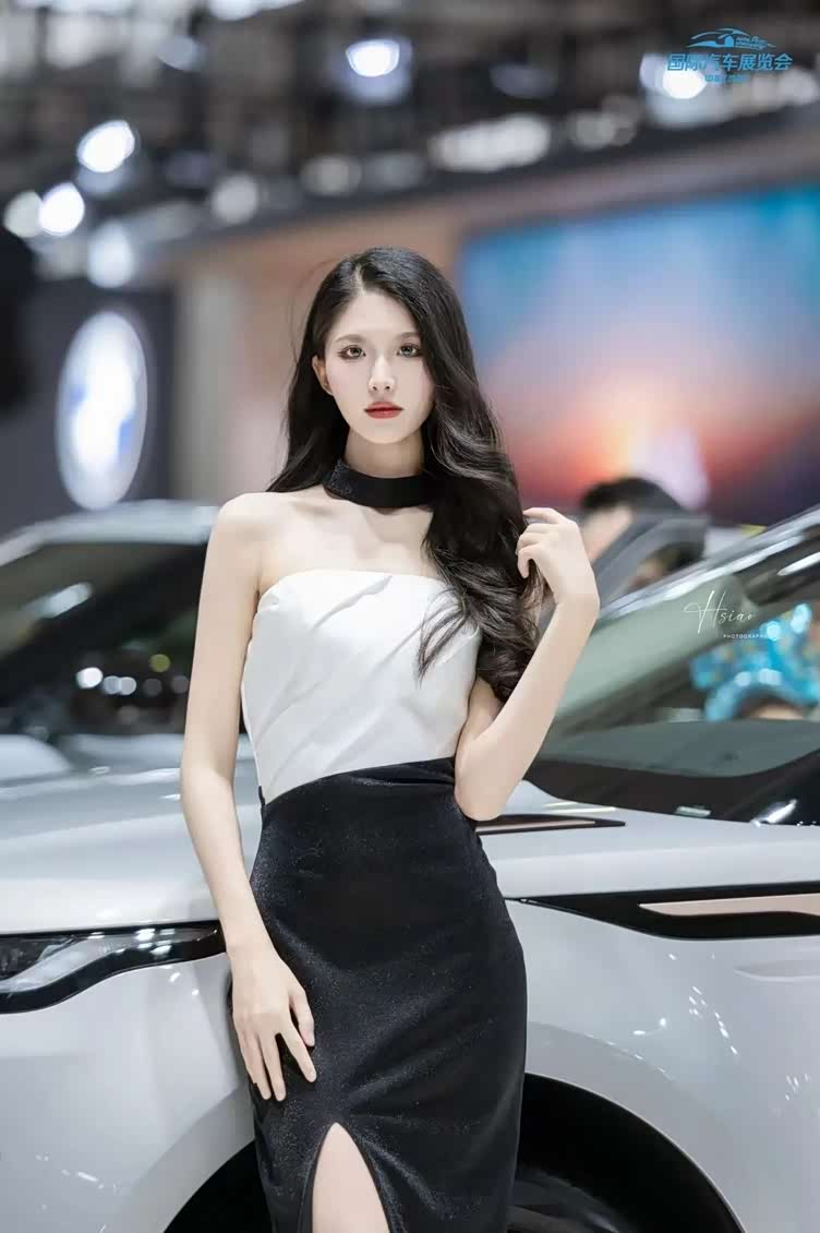 3月沈阳春季国际车展高甜共赏美女车模绰约多姿