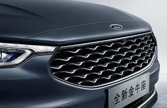 一款被人忽视的中级车福特金牛座空间大配置高动力也够强