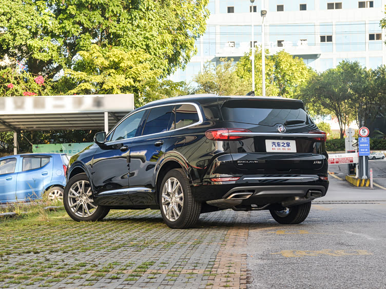 别克昂科旗配20t四驱提供67座可选