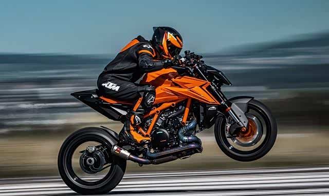 全新1390superdukerevo在炸裂的路上越走越远