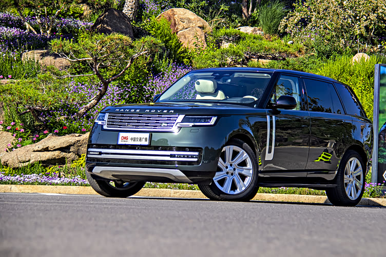 路虎揽胜|行走的"宫殿"尽显奢华,智能交互能力需要提升