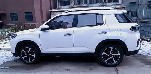 现场实车图21款现代ix35车型20升自吸版本更有性价比