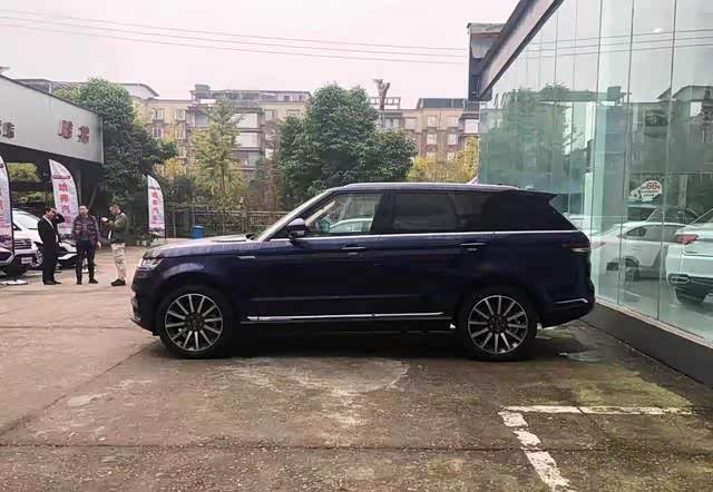 这才是国产版揽胜车长近5米20t配8at四驱不足16万