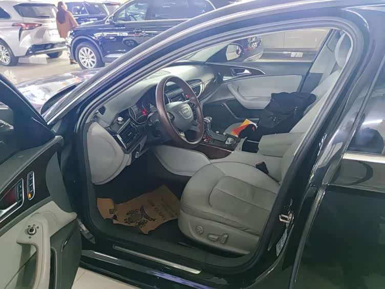 12万多淘奥迪a6l25少见v6发动机配置亮点多