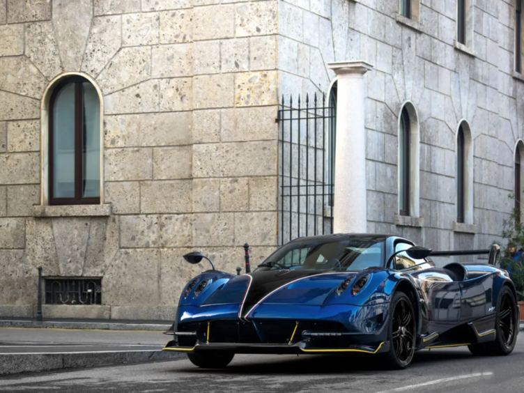 张近东儿子的车240万欧元20几岁就开上了等5年才提车