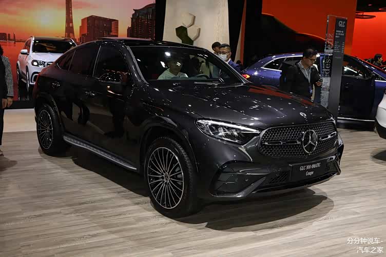 全新奔驰glc轿跑suv售4895万起原装进口标配20t9at