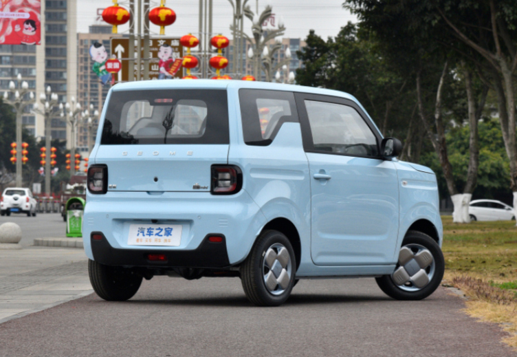 吉利汽车推出新款熊猫mini龙腾版,售价不到4万元