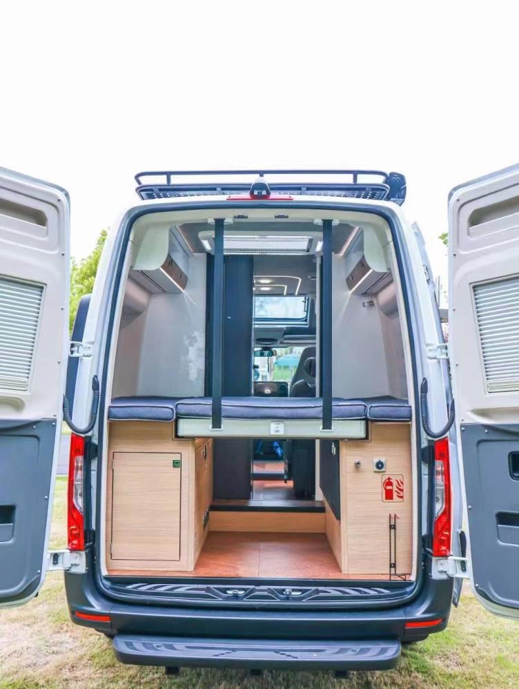 奔驰进口商旅版房车四驱斯宾特可选择多样化布局还能定制