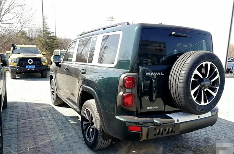 哈弗h9新款到店亮相,外观设计传承"枭龙"风范,动力更上一级