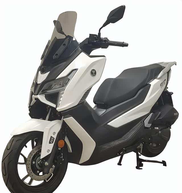 第377批工信部踏板摩托车一分钟速览钱江推出125水冷发动机
