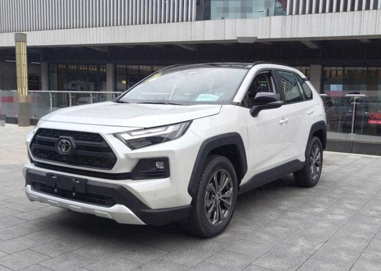 丰田持续推进"降价潮"!rav4荣放下跌幅度超3万,性价比确实高