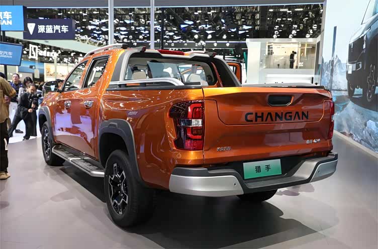 首款增程式皮卡来了续航轻松破千长安猎手预售价1399万起