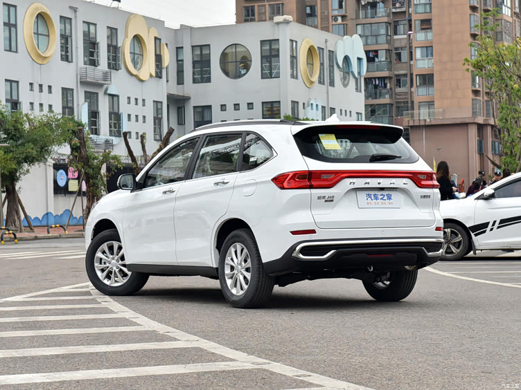 哈弗m6的外观年轻时尚,动力配置也还不错,尤其是价格方面的诚意非常足