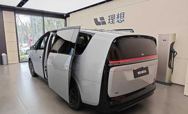理想mega敢于直视设计风波中的挑战与机遇_车家号_发现车生活_汽车之
