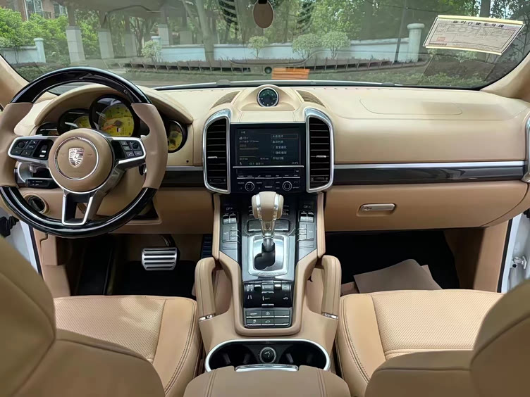 17年保时捷卡宴gts全款218万48lv8引擎提速堪比小飞机