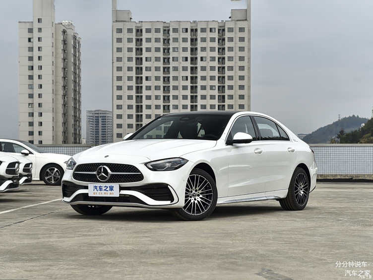 价格微调配置提升新款奔驰c级长轴版3348万起搭15t9at