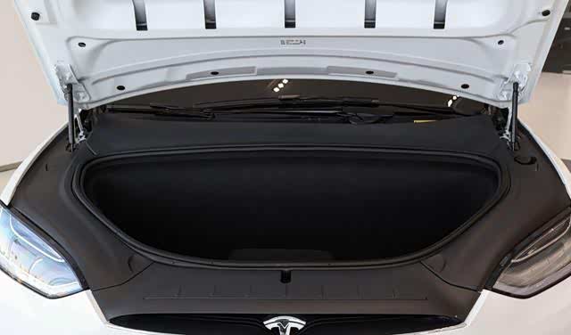 2021年上海车展特斯拉主站特斯拉车顶维权被拽下车发生了什么