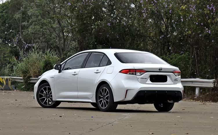 丰田雷凌迎来全新换代配置升级更豪华综合油耗不到6l