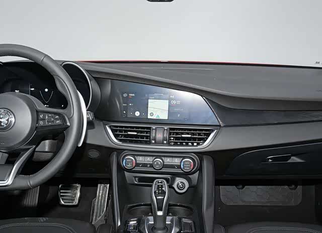 2024款阿尔法罗密欧giulia朱丽叶龙曜限定版上市售价336万元