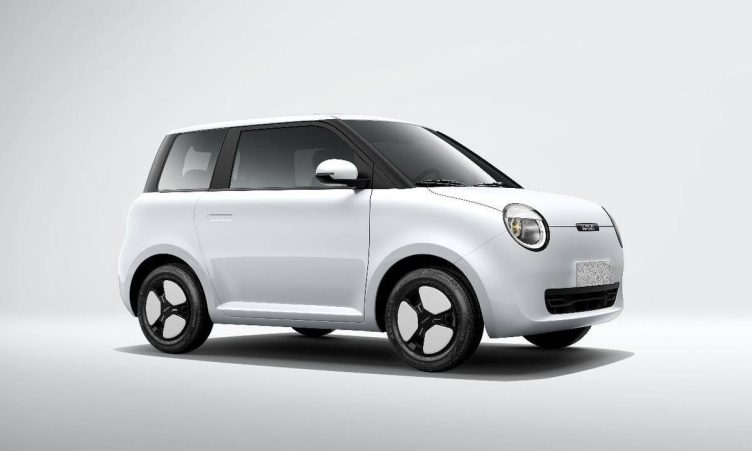 长安lumin和吉利熊猫mini微型电动车性能对比