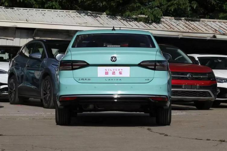 大众朗逸新锐出众版降价上市配置丰富售价7999万元起
