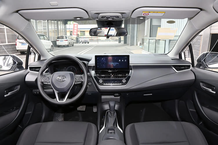 售价不变升级1025英寸中控屏新款广汽丰田雷凌12t车型上市