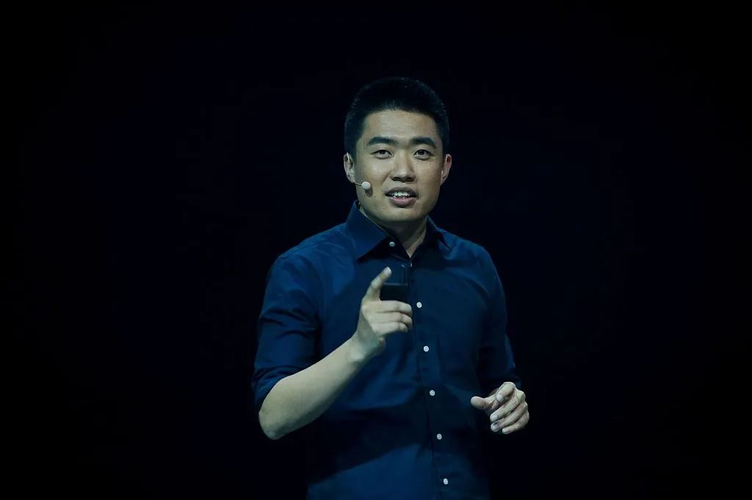 一夜狂飙500亿抠厂理想开启疯狂赚钱模式