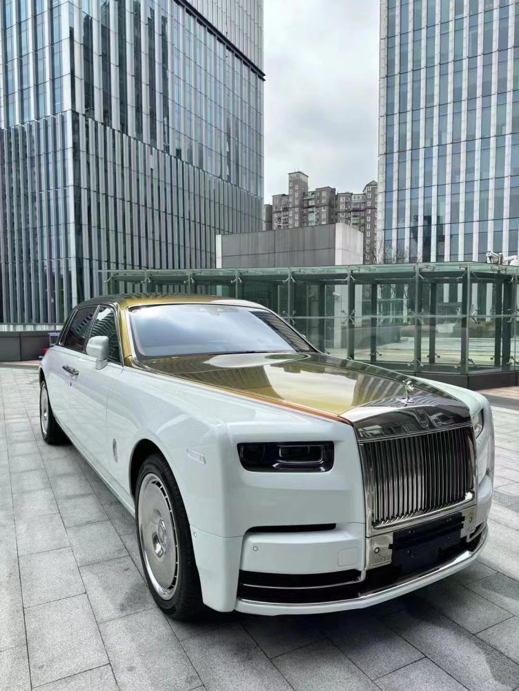 双拼劳斯莱斯幻影加长版移动宫殿