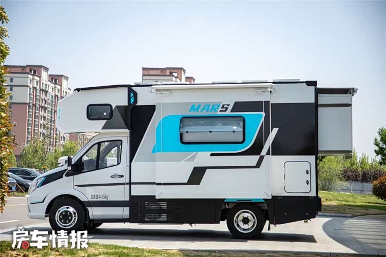 30万级房车的性价比之王!两室一厅水电高配,长途旅行告别酒店