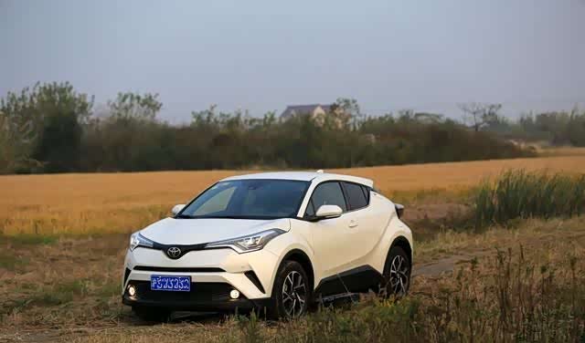 丰田chr小型suv的优雅之选