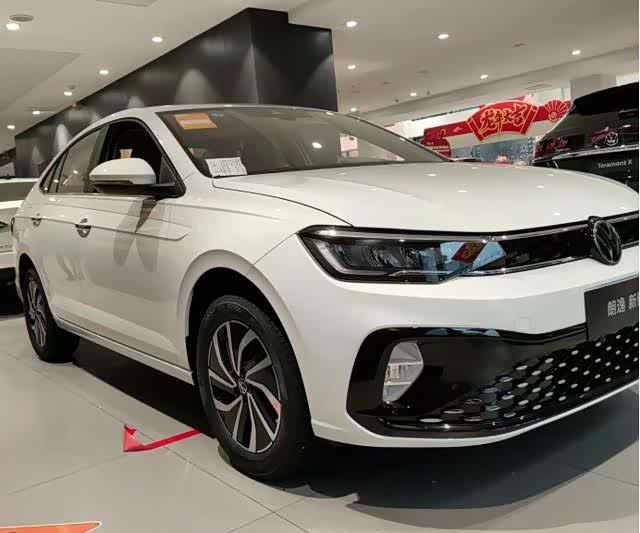 标配6挡手自一体,7.999万元起售,3年保值80%,大众朗逸值吗?