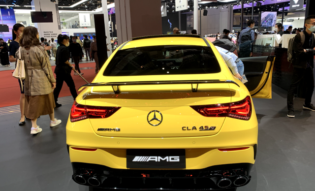 奔驰claamg45运动型亮相,四门轿跑不负众望,霸气外观彰显性能