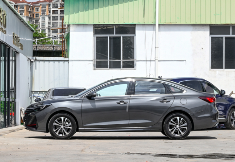 长安逸动plus高能版震撼上市,指导价为9.39万元